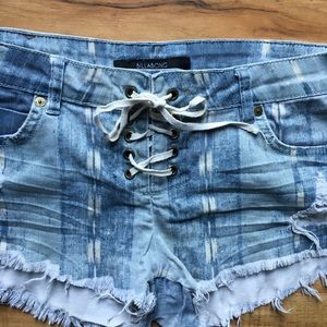 Beachy Distressed Denim tie-up Billabong Short